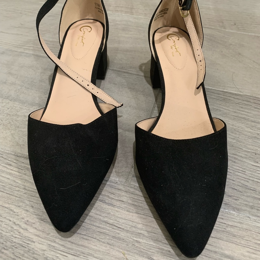 Women’s black comfort heels, Size 11